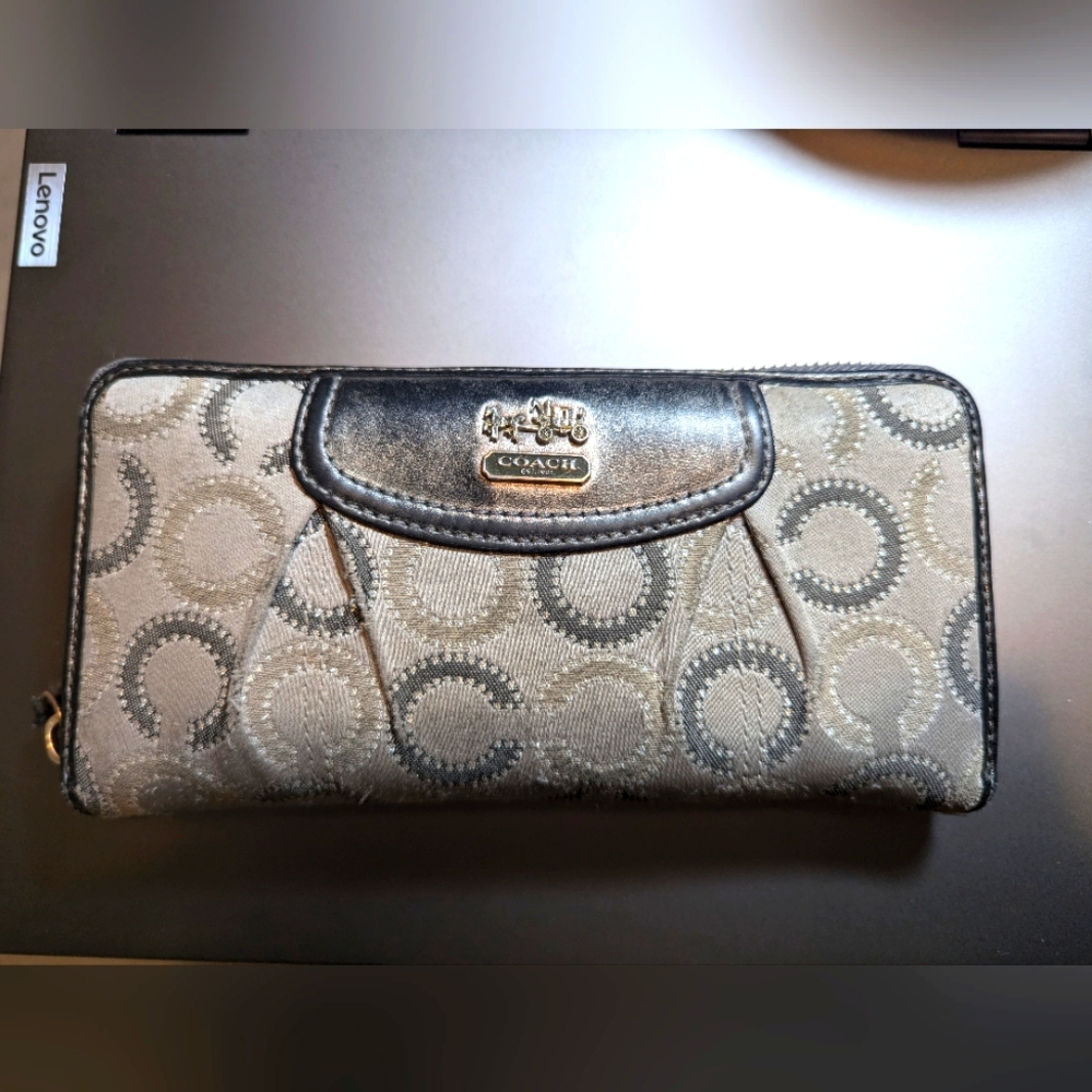 Coach Madison Zip Around Wallet